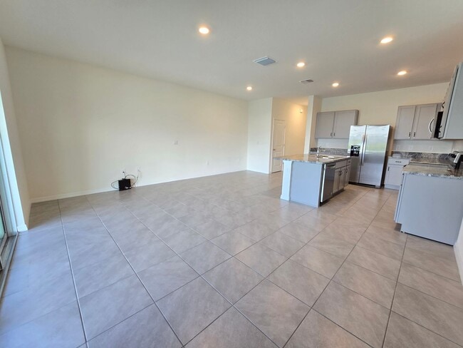Foto del edificio - Fresh new build ~ 3 bed/ 2.5 bath Townhous...