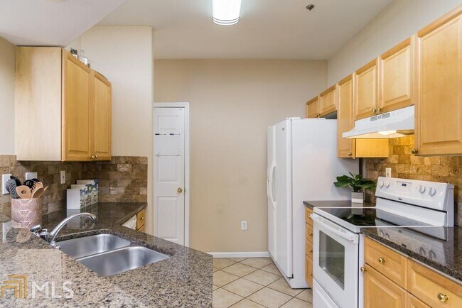 Building Photo - 337 Pembroke Cir