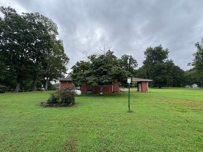 Building Photo - 1227 Dogwood Ln