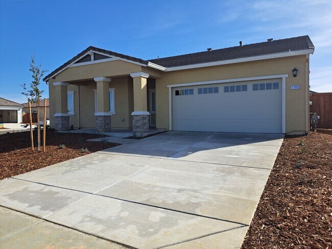 Foto del edificio - This Smart Home in Dixon is Luxurious with...