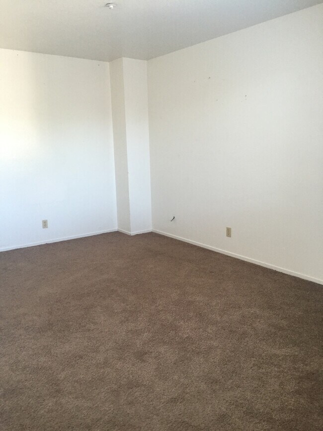 Building Photo - 1095 Orcutt Rd