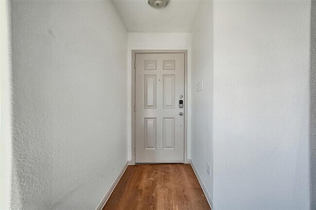 Foto del edificio - 360 Farmer Ln