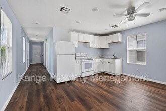 Building Photo - 641 6th St