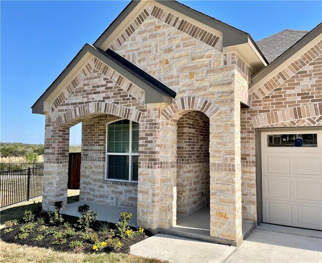 Building Photo - 601 Peace Pipe Way
