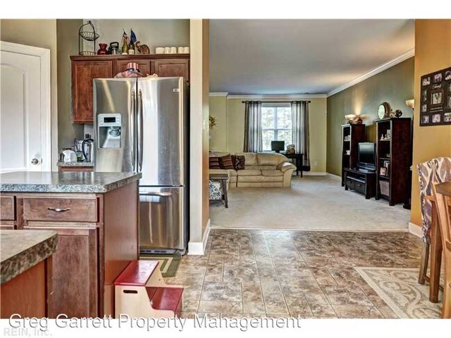 Foto del edificio - 215 Quarterpath Rd
