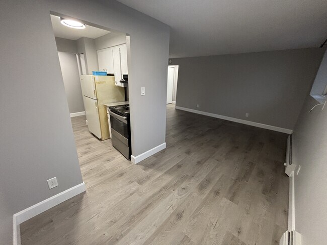 Building Photo - 99 Westwood Dr