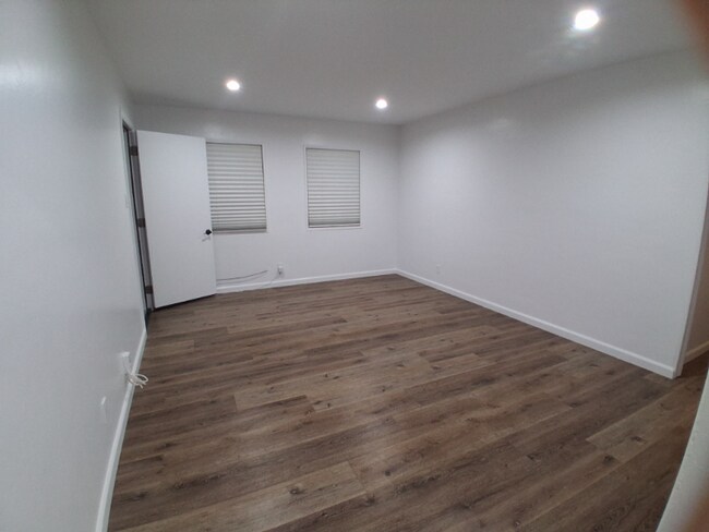 Foto del edificio - 18517 Towne Ave