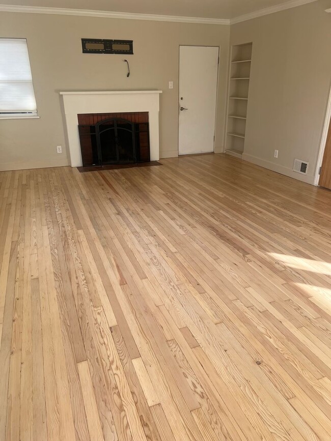 Building Photo - 830 Whitaker Dr