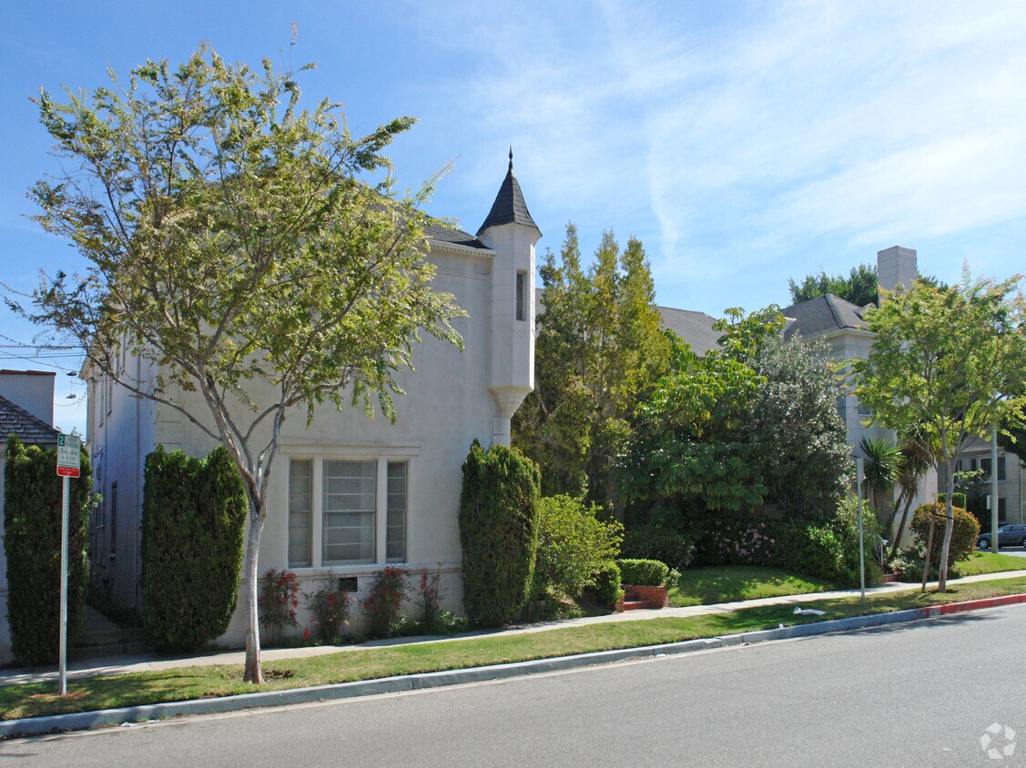 Building Photo - 9355 W Olympic Blvd