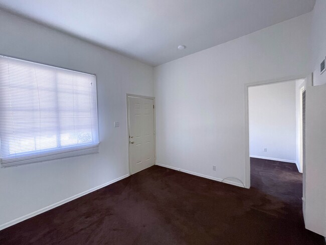 Foto del edificio - 104 N Huntington Dr