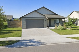 Building Photo - 1508 Golden W Dr