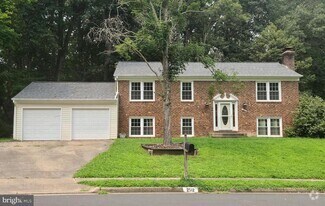 Building Photo - 2512 Deepford Dr