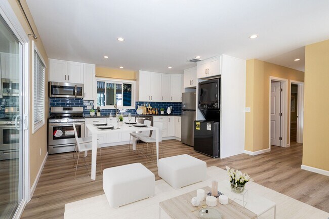 Building Photo - New Construction - Centrally located - Pri...