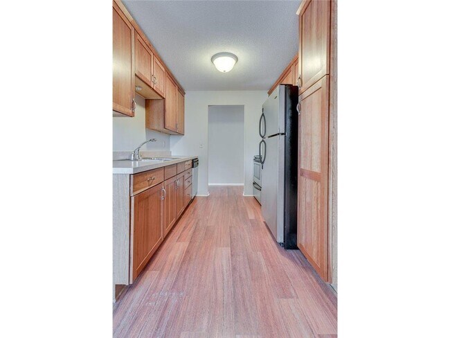 Foto del edificio - 4400 Upton Ave S