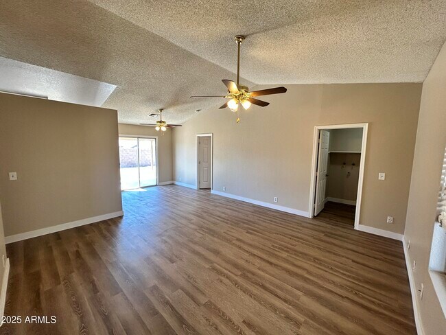 Foto del edificio - 6361 W Onyx Ave