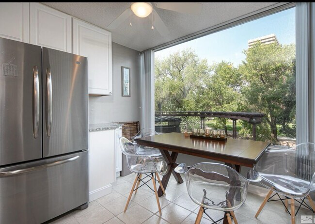 Foto del edificio - 280 Island Ave