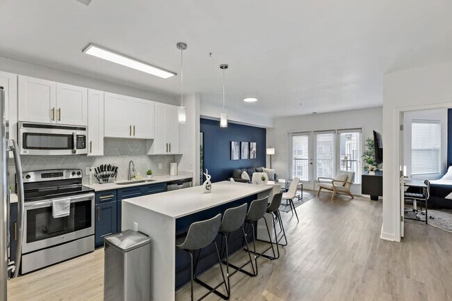 Building Photo - 205 S Kings Dr