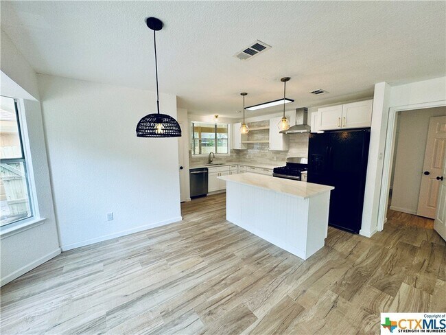 Building Photo - 1512 Laurel Glen Blvd