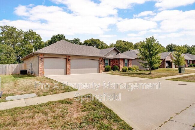 Foto del edificio - 1222 S Tanner Ave