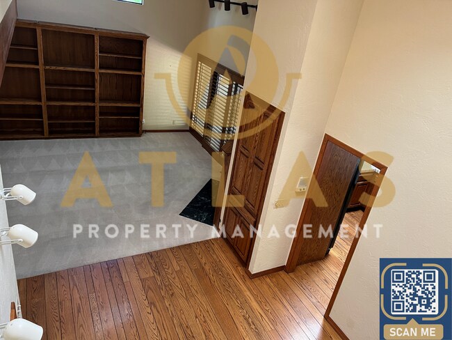 Building Photo - This beautiful Riverbend unit has 3 bedroo...