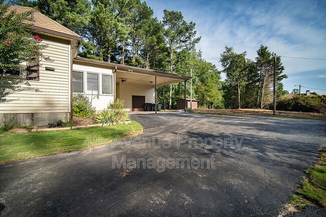 Building Photo - 2531 E Maddox Rd