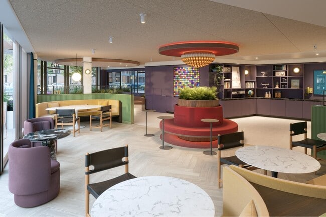 Building Photo - Aviator House