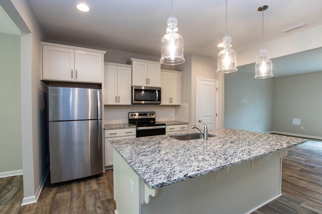 Foto del edificio - 3 Bedroom Townhome Centrally Located in Hu...