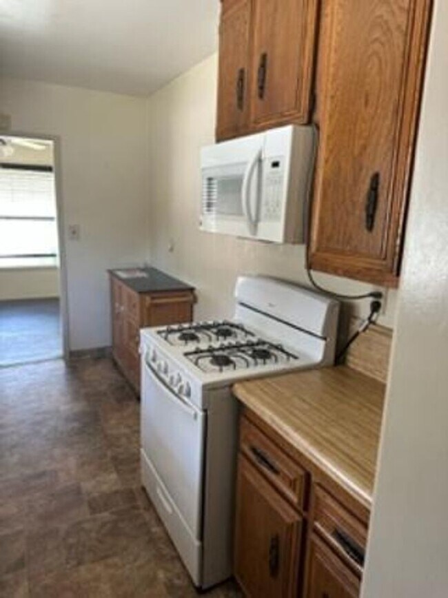 Foto del edificio - Lakewood 3 Bedroom 1 Bath home for lease!