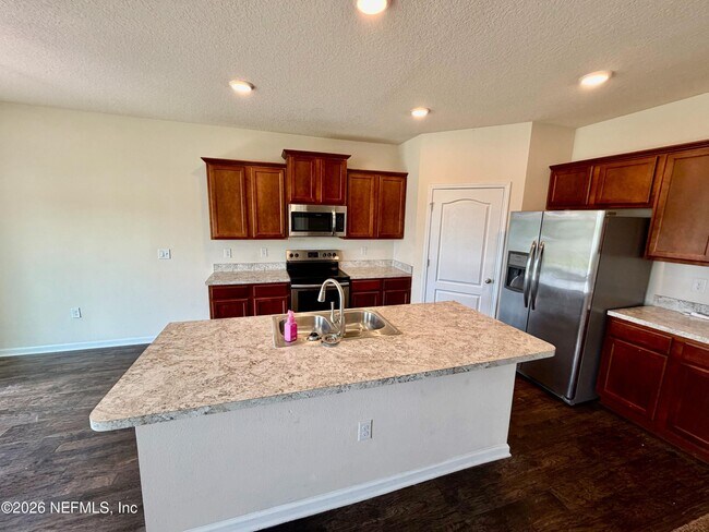 Foto del edificio - 11236 Sheepshead Ln