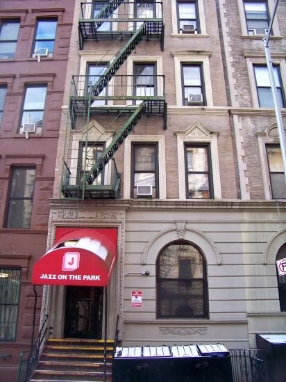 Primary Photo - 54 W 105th St