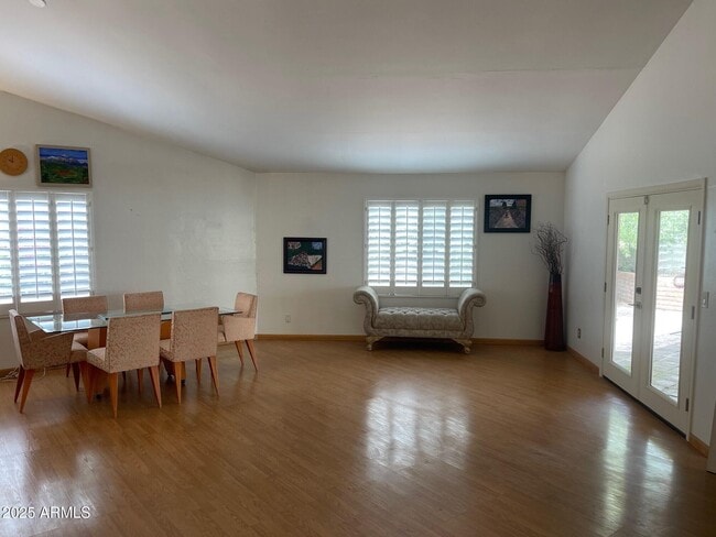 Foto del edificio - 8502 E San Bernardo Dr