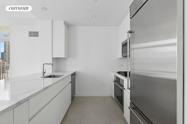 Foto del edificio - 300 E 83rd St