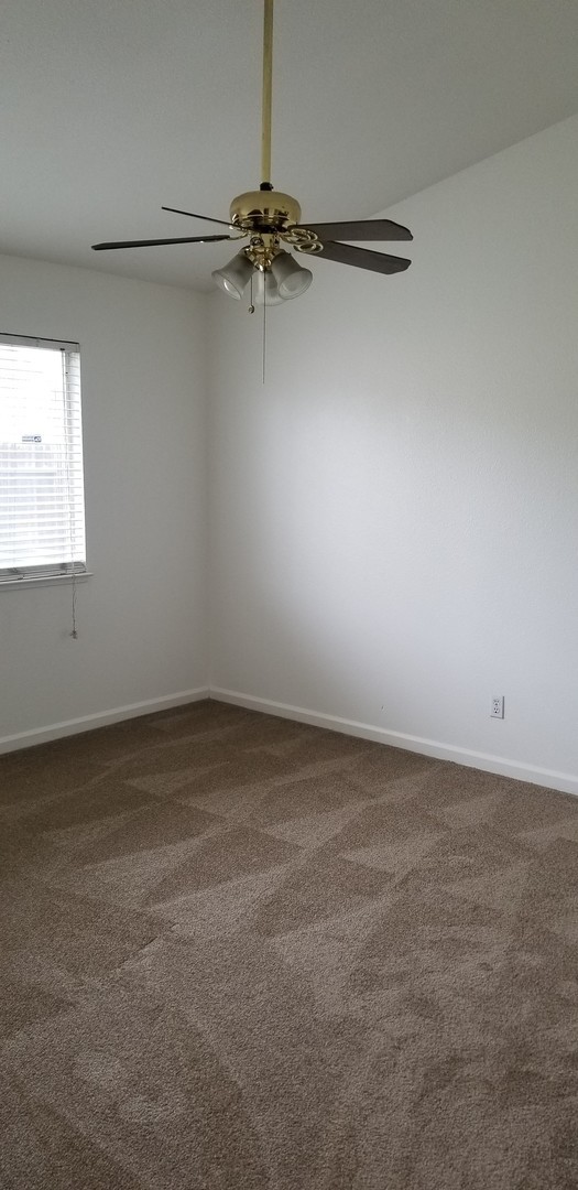 Building Photo - 1675 Willow Park Way