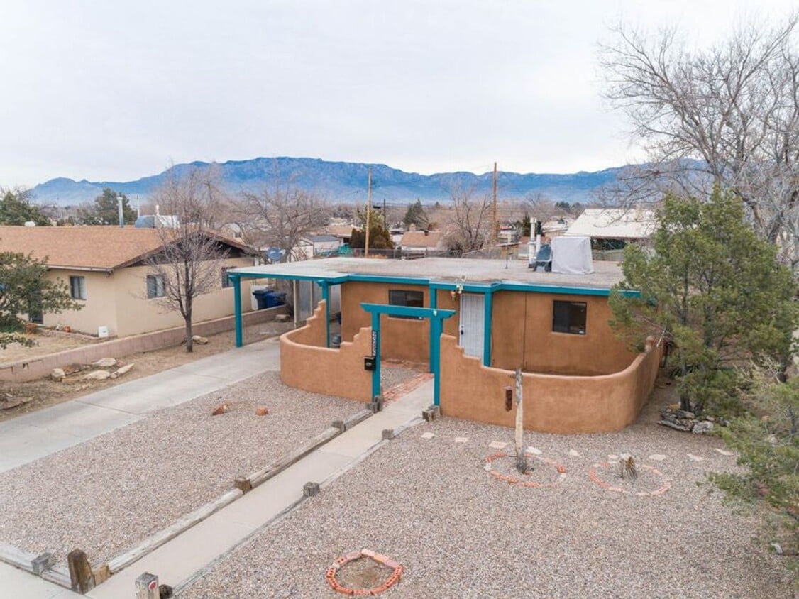 Primary Photo - Charming two bedroom home
