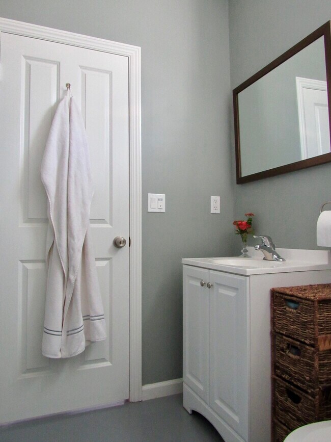 1359 Phillips Ln Unit A, San Luis Obispo, CA 93401 Apartments in San