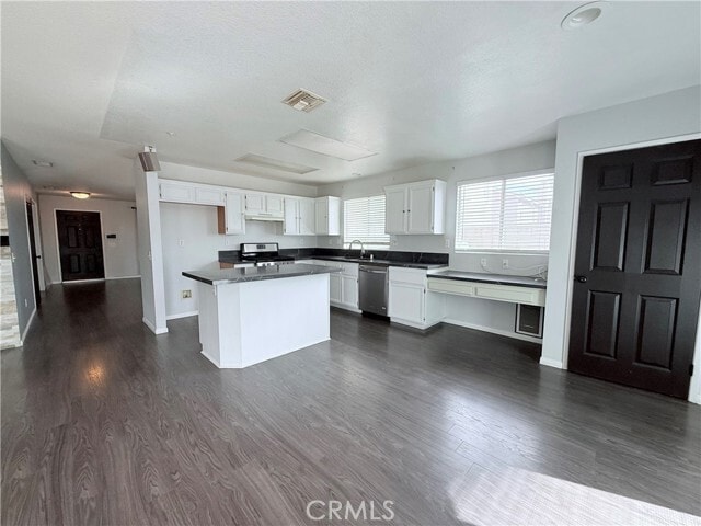 Foto del edificio - 6716 Earhart Ave