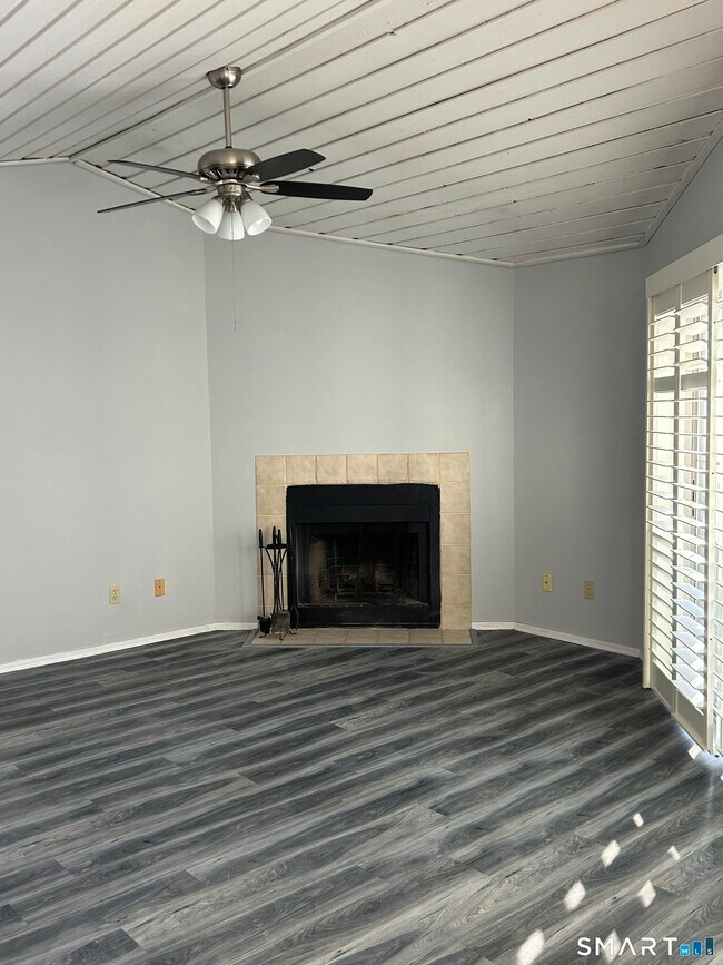 Foto del edificio - 82 Crown Knoll Ct