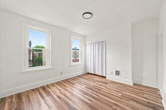 Building Photo - 5120 Folsom St