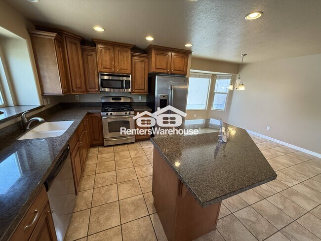 Foto del edificio - 4782 N Shady View Ln