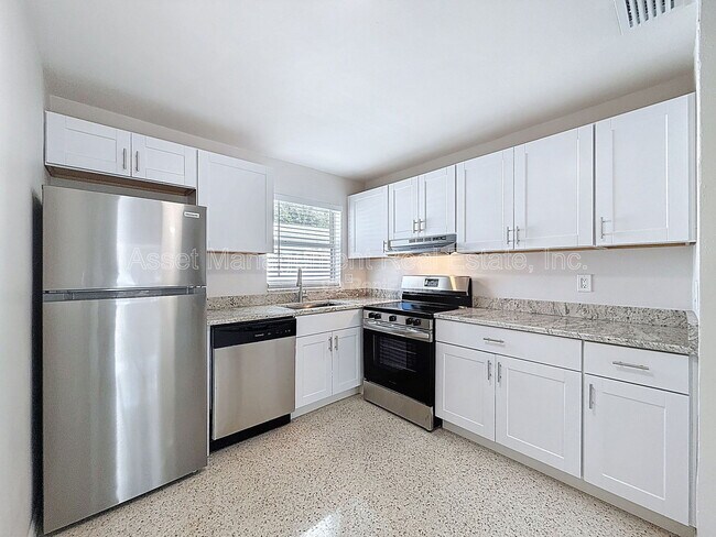 Foto del edificio - 474 93rd Ave N