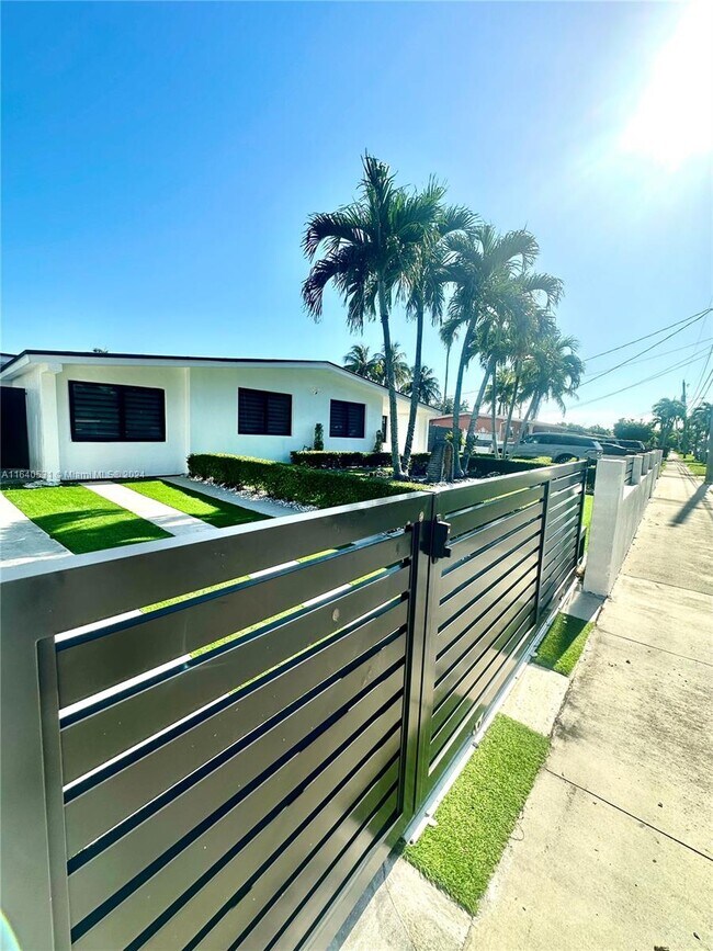 Building Photo - 11401 SW 53rd Terrace