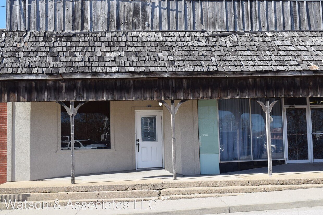 Primary Photo - 3 br, 2 bath House - 120 South Commercial St