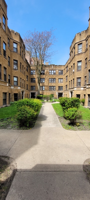 Building Photo - 6926 S Oglesby Ave