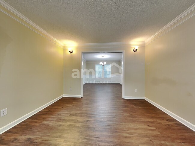 Foto del edificio - 8703 Coach Wood Ct