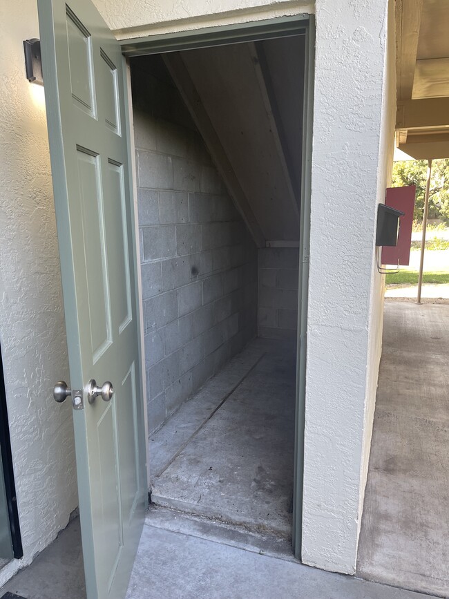 Foto del edificio - 1316 Sylvan Blvd