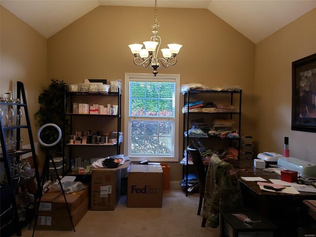 Building Photo - 706 Kingsley Dr