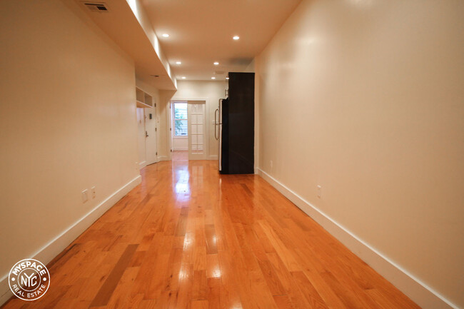 Building Photo - 145 Driggs Ave