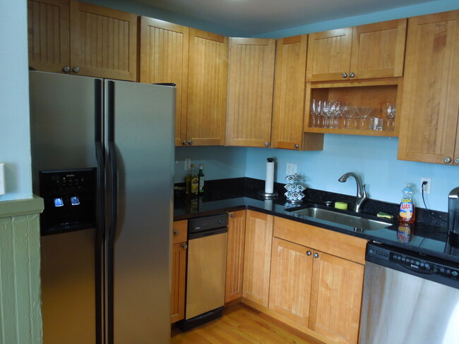 Kitchen Cabinets - 397 W Broadway