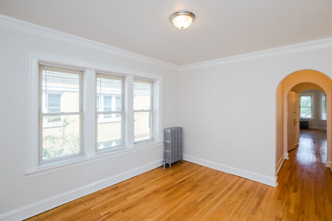 Building Photo - 1723 W 91st St