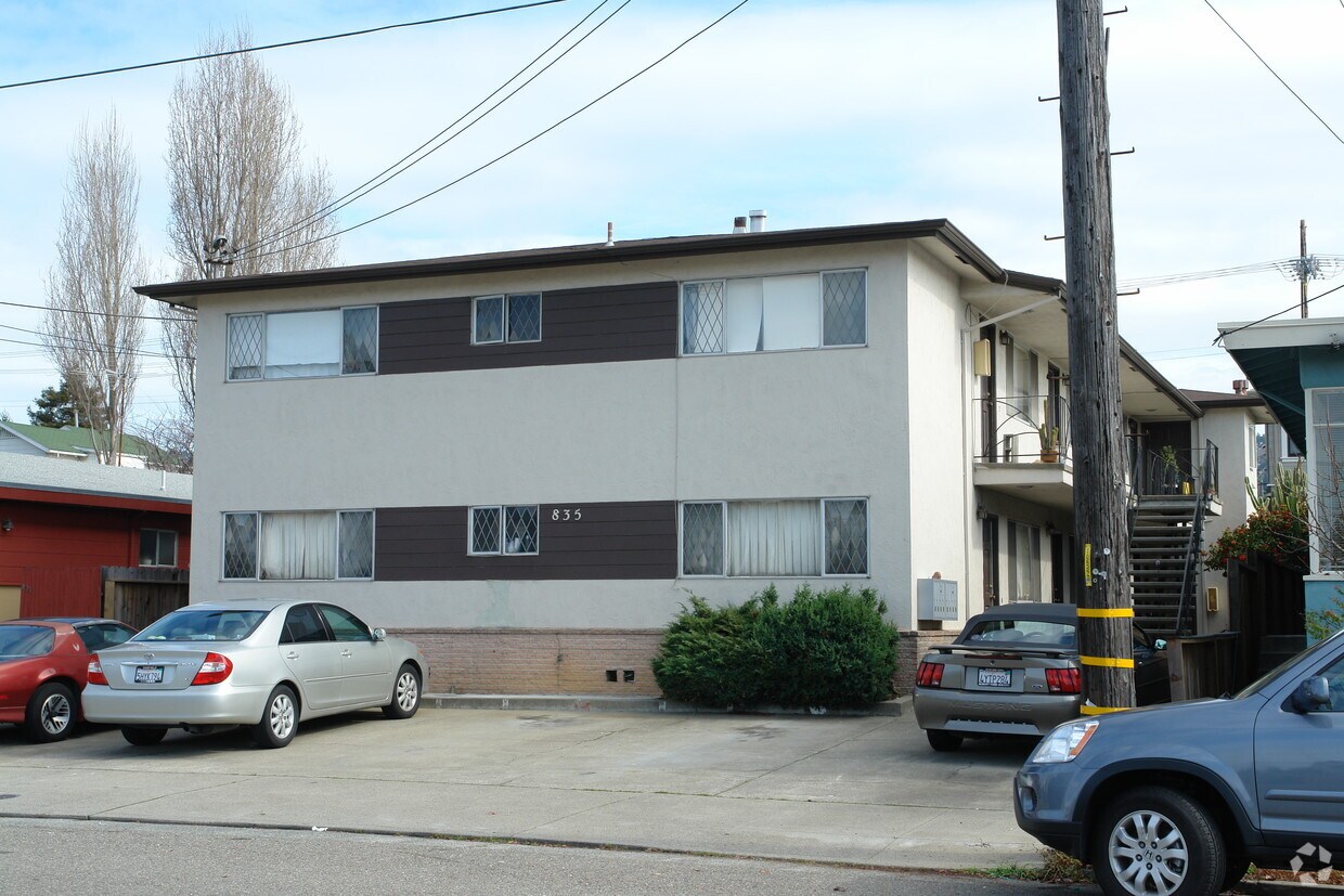 Primary Photo - 835 Cornell Ave